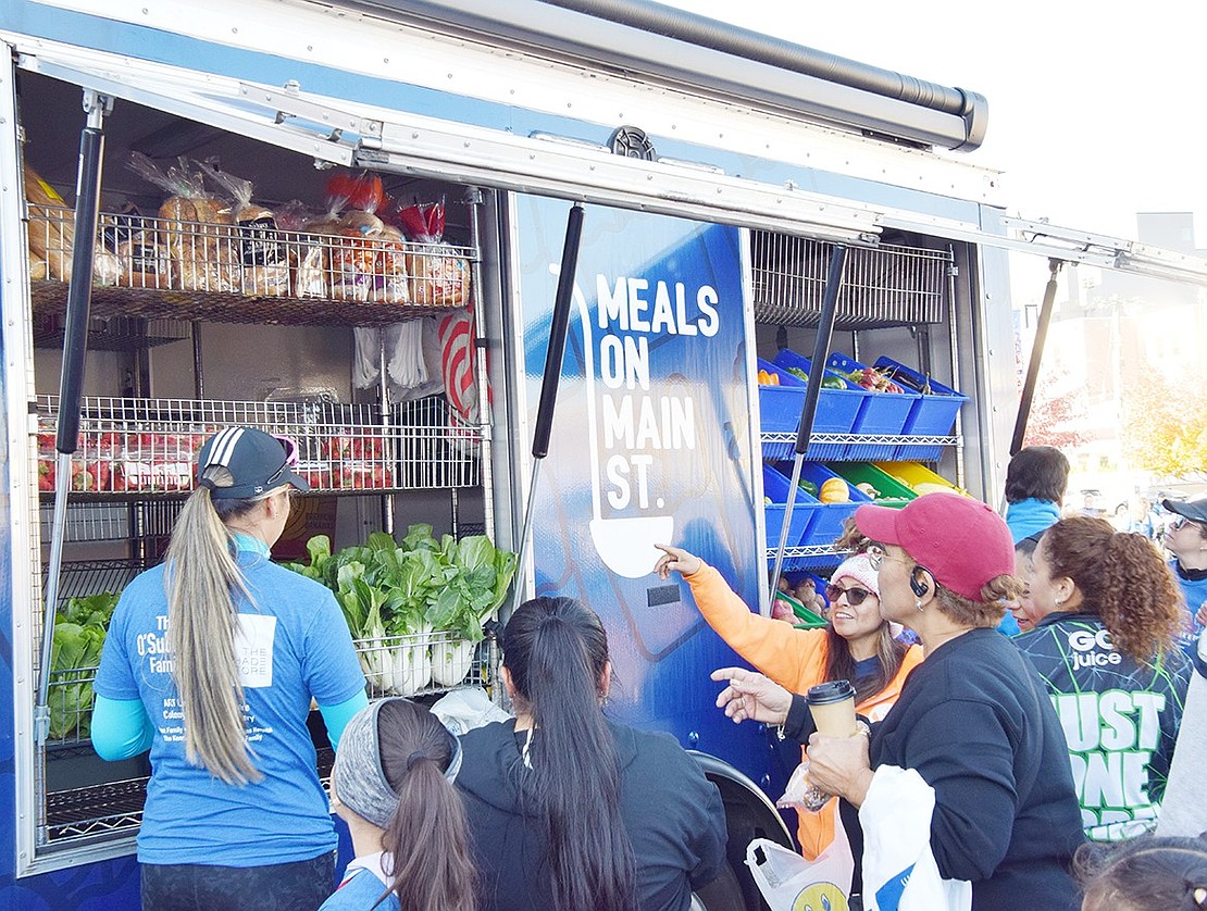 After the race, attendees were invited to make use of one of the Meals on Main Street mobile food pantries, which was parked at the start/finish line in the Marina Parking Lot.