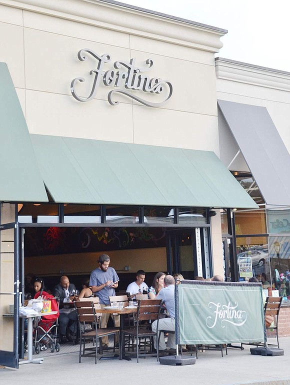 Sidewalk dining in front of Fortina. A round-up of the places in Port Chester and Rye Brook that have <a href="http://westmorenews.com/main.asp?SectionID=19&SubSectionID=128&ArticleID=28760">Outdoor Dining</a> 