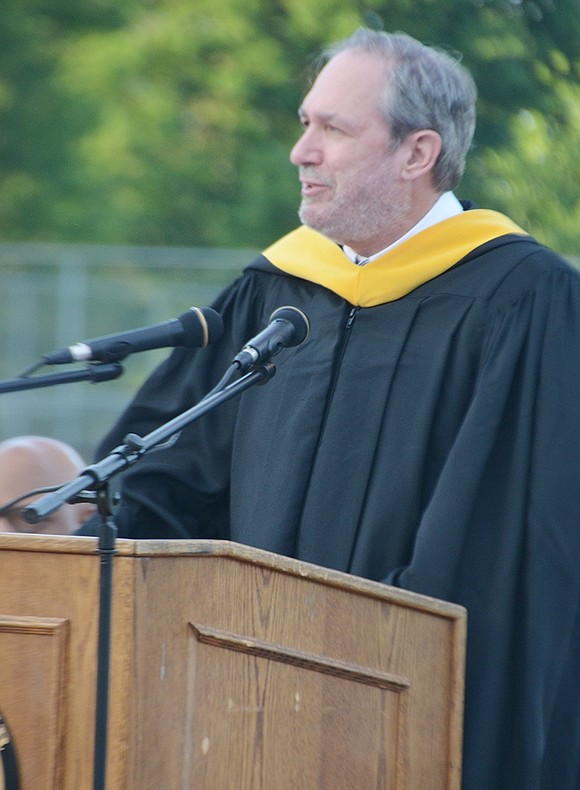 <p class="Picture"><span style="font-family: Arial, sans-serif;">Board of Education President Bob Johnson gives an impassioned speech.&nbsp;</span>Richard Abel|Westmore News</p>