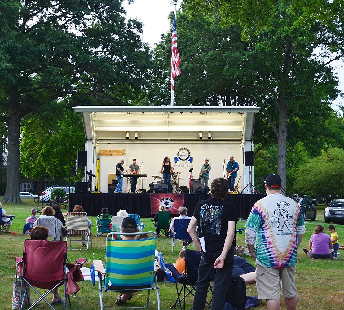<span style="font-family: Arial;">A good crowd came out to enjoy the music</span>