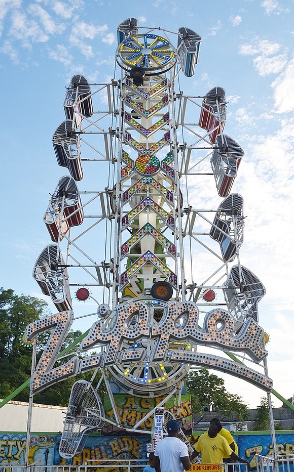 <p class="Picture">Only the bravest attendees got into the Zipper&rsquo;s cages to be taken for an upside-down thrill ride.&nbsp;</p>