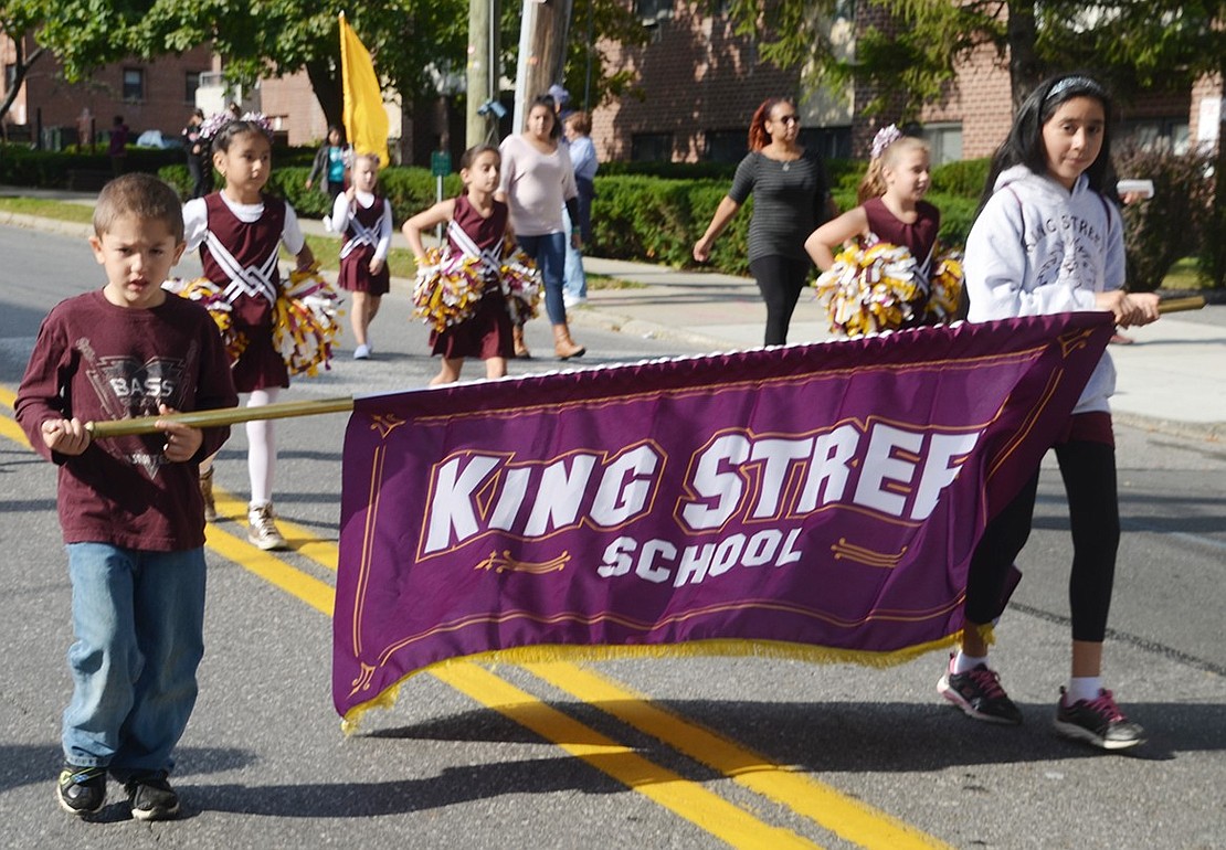 <p class="Picture">The King Street School contingent</p>