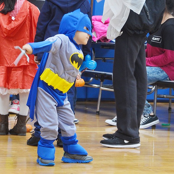 <p class="Picture">Even at a young age, Batman is still fighting to keep his school safe.&nbsp;</p>