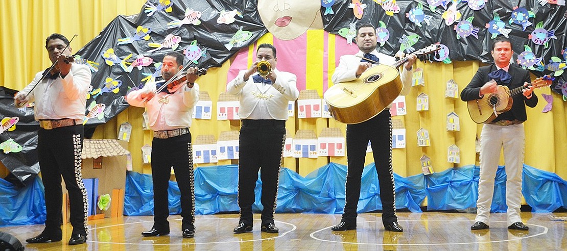 <p class="Picture">A Mariachi Band took over the stage during the show&rsquo;s intermission.&nbsp;</p>