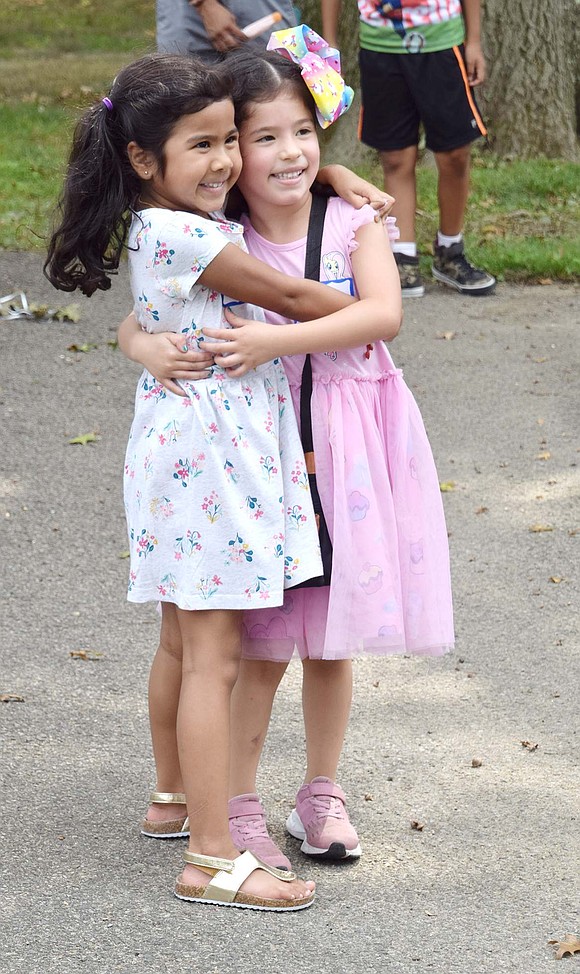 Akhaila Jacob (left) and Kennedy Gomez are clearly starting off their first year at King Street School as good buddies.