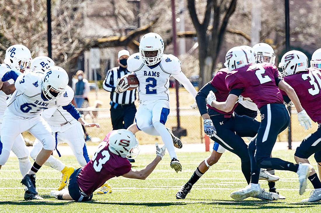 Football Rams lose to Scarsdale 25-0 while focusing on playing grid 'chess' 