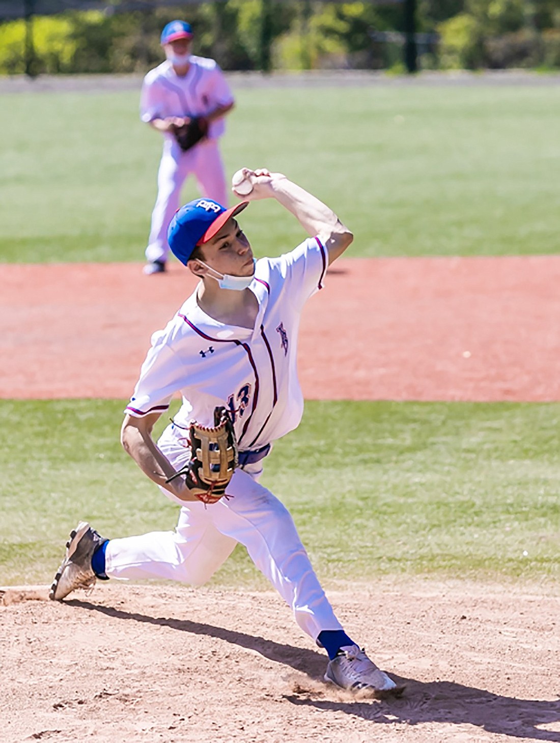 Waning days of baseball season bring 1-1 split of games for Trojans 