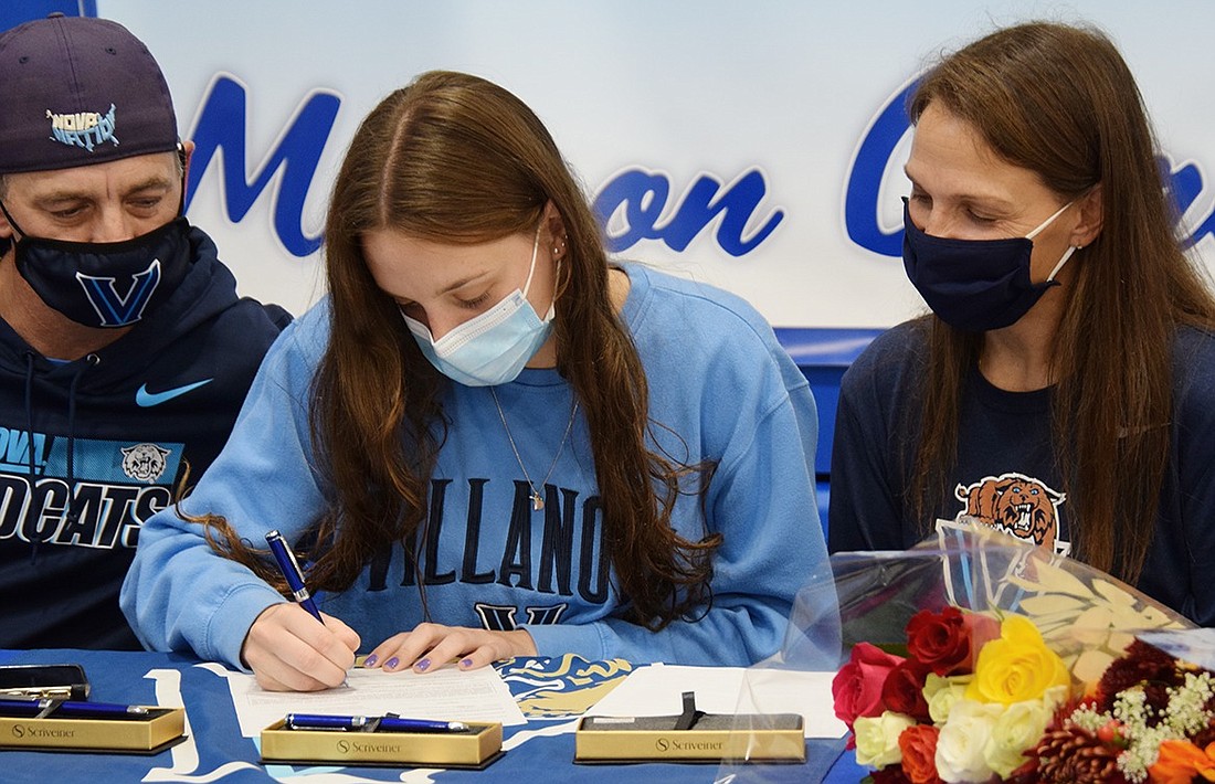 Madison Ostrowski signs letter of intent to play softball for Villanova University 