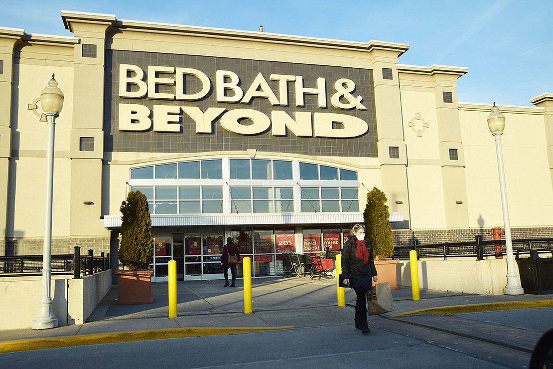 Bed Bath & Beyond in The Waterfront at Port Chester will bite the dust shortly after Petco. It will be closing sometime in February, according to a store employee. Currently all merchandise is 20% off and no coupons can be used. This store closing is part of the chain’s downsizing to focus on its strongest performing stores and online sales.